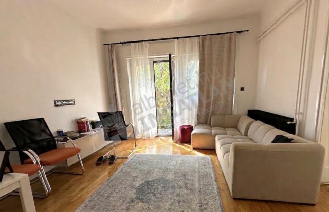 Kiadó családi ház, albérlet, II. kerületben, Hunyadi János utcában