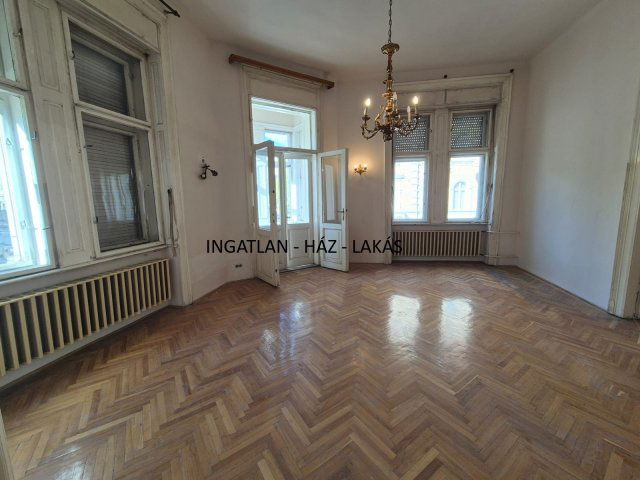 Eladó téglalakás, Budapesten, VII. kerületben, Erzsébet körúton