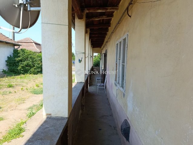 Eladó családi ház, Tiszarádon 6 M Ft, 2 szobás
