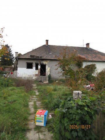 Eladó téglalakás, Tatabányán, Hegy utcában 0.75 M Ft, 1 szobás