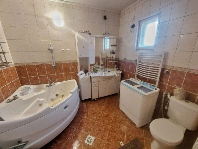 Eladó családi ház, Pomázon 89.5 M Ft, 4 szobás