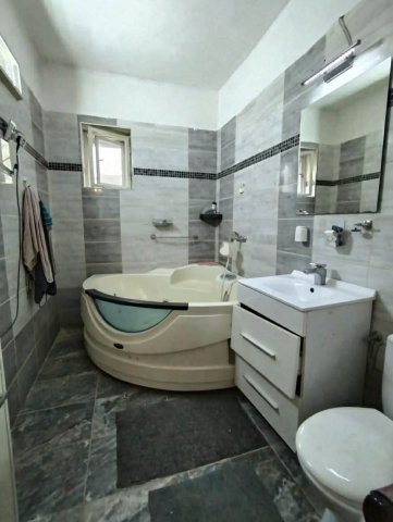 Eladó családi ház, Apcon 45.9 M Ft, 4 szobás