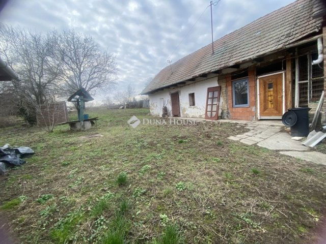 Eladó családi ház, Vácszentlászlón 45 M Ft, 4 szobás