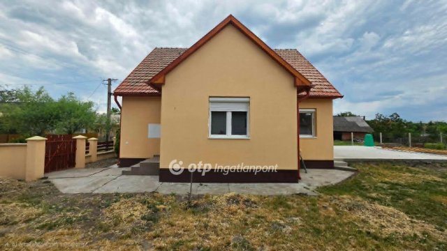Eladó családi ház, Kabán 39.5 M Ft, 2 szobás
