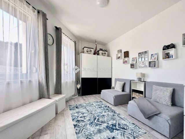 Eladó családi ház, Pécsett 115 M Ft, 4 szobás