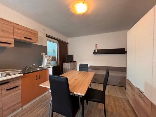 Kiadó családi ház, albérlet, Pécsett, Remény utcában