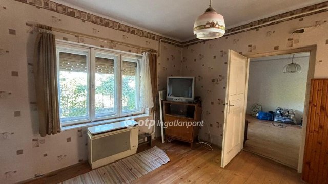 Eladó családi ház, Szirákon 15 M Ft, 4 szobás