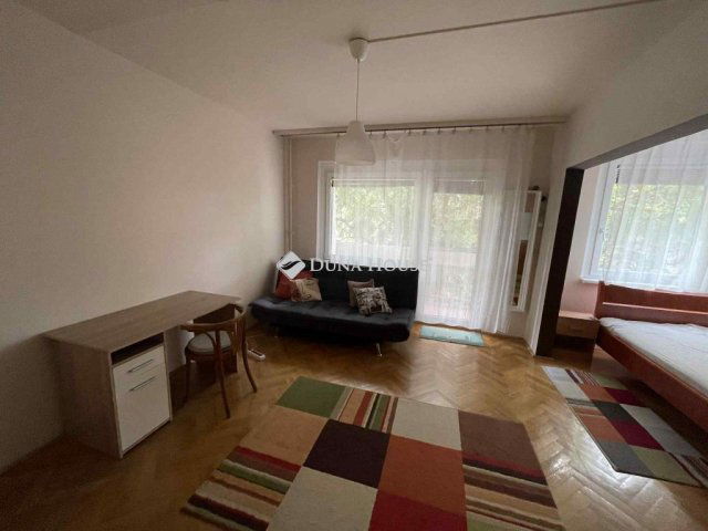 Eladó panellakás, Szegeden, Szent István téren 76 M Ft, 4 szobás