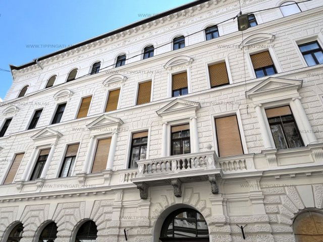 Eladó téglalakás, Budapesten, VI. kerületben, Paulay Ede utcában