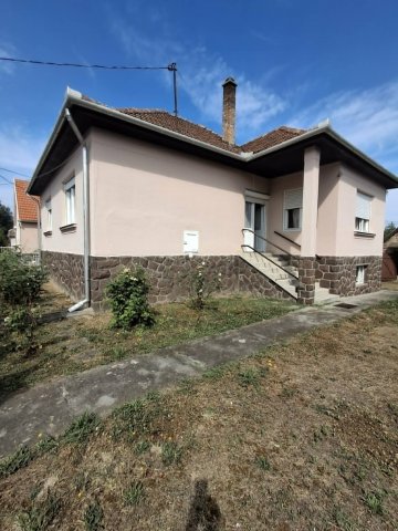 Eladó családi ház, Recsken 32 M Ft, 4 szobás