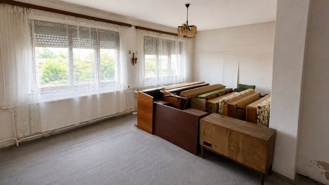 Eladó családi ház, Nyíregyházán 66.5 M Ft, 7 szobás