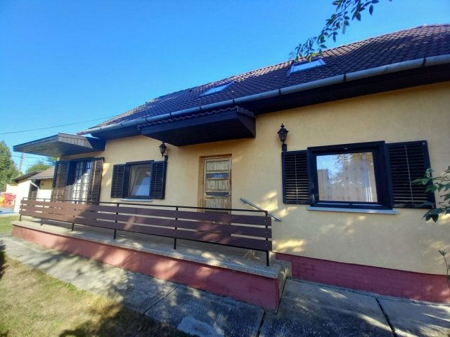 Eladó családi ház, Szolnokon 74.99 M Ft, 3 szobás