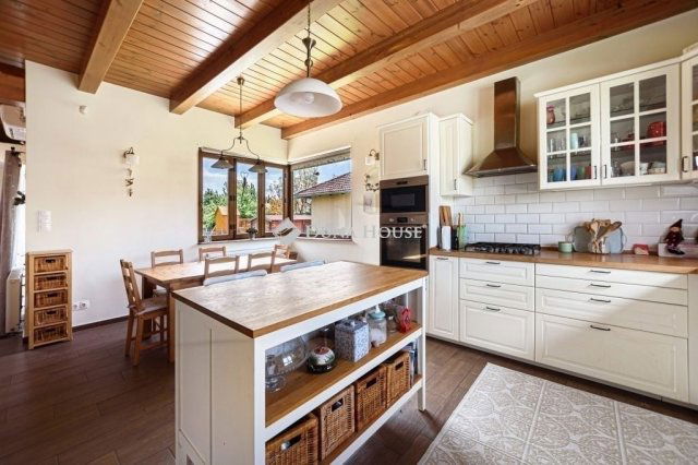 Eladó családi ház, Pusztazámoron 159.9 M Ft, 4 szobás