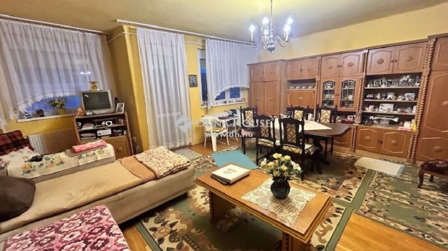 Eladó téglalakás, Kőszegen 46 M Ft, 4 szobás