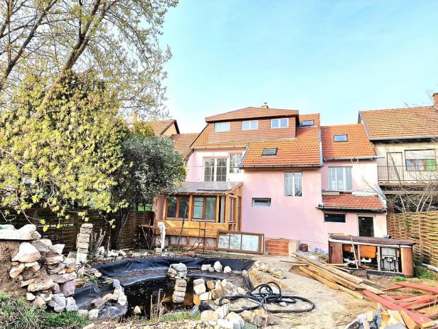 Eladó családi ház, Dunakeszin 139.9 M Ft, 5 szobás