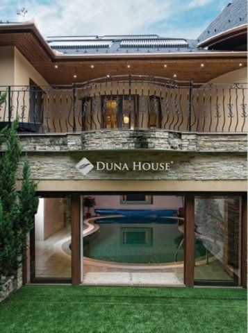 Eladó családi ház, Kecskeméten 400 M Ft, 10 szobás