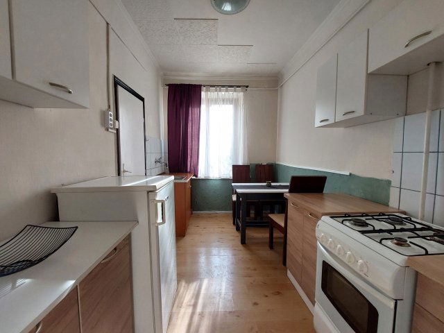 Kiadó téglalakás, albérlet, Szolnokon 120 E Ft / hó, 1 szobás