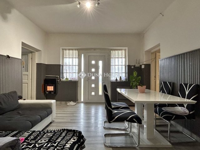 Eladó családi ház, Kámon 39.9 M Ft, 5 szobás