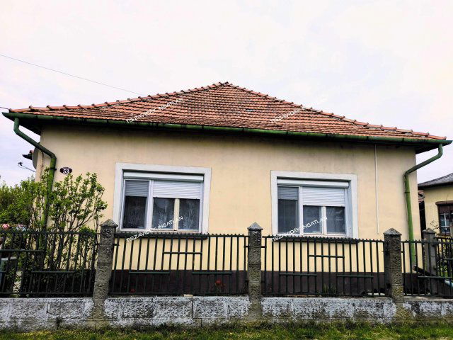 Eladó családi ház, Tiszasülyön 7.9 M Ft, 2 szobás