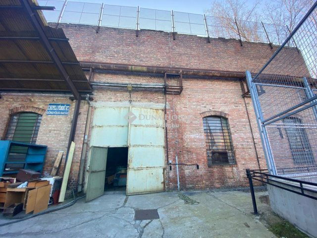 Eladó ipari ingatlan, Budapesten, XXI. kerületben 132 M Ft