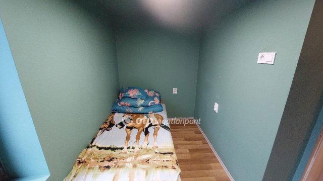 Eladó családi ház, Kisújszálláson 7.9 M Ft, 1+1 szobás