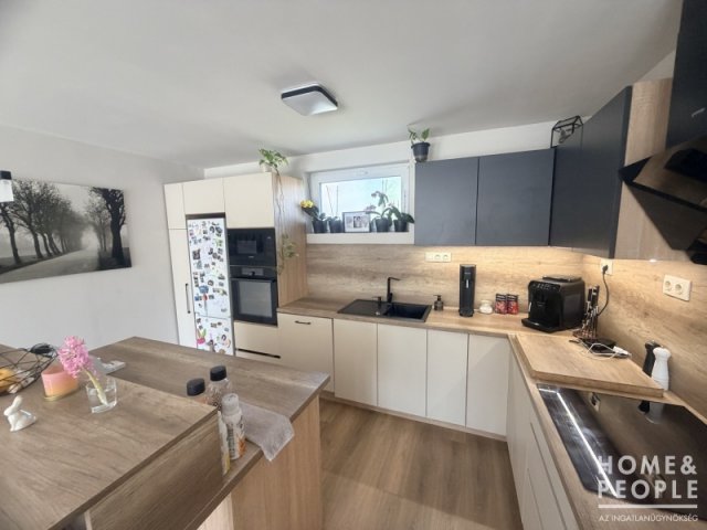 Eladó családi ház, Kiszomboron 62 M Ft, 4 szobás