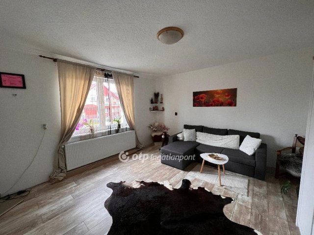 Eladó családi ház, Sajószentpéteren 43.5 M Ft, 4 szobás