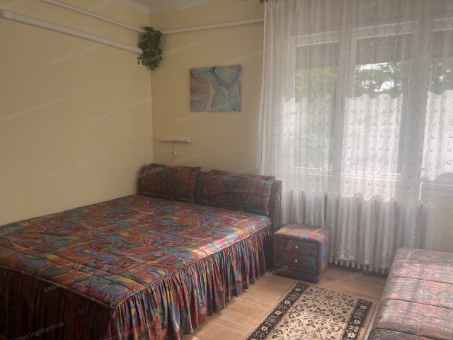 Eladó családi ház, Siófokon 99.99 M Ft, 4 szobás