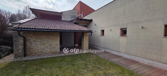 Eladó családi ház, Diósdon 194.8 M Ft, 6 szobás