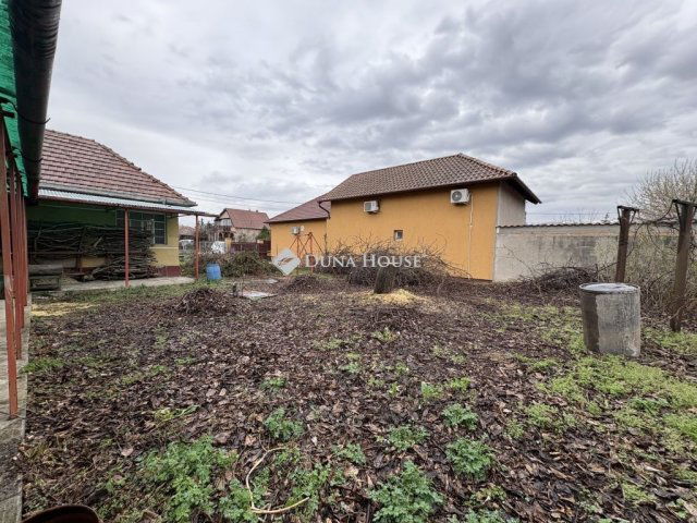 Eladó családi ház, Vecsésen 49.9 M Ft, 2 szobás