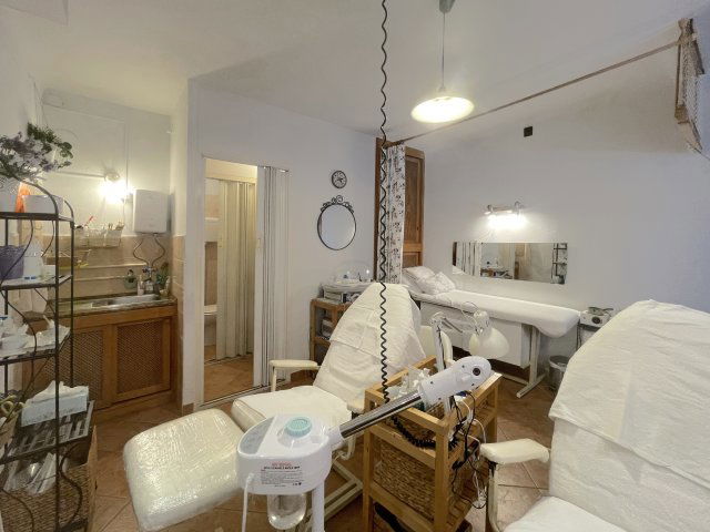 Eladó üzlethelyiség, Budapesten, III. kerületben, Lajos utcában