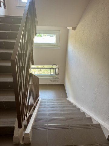 Eladó panellakás, Szegeden 42 M Ft, 2 szobás