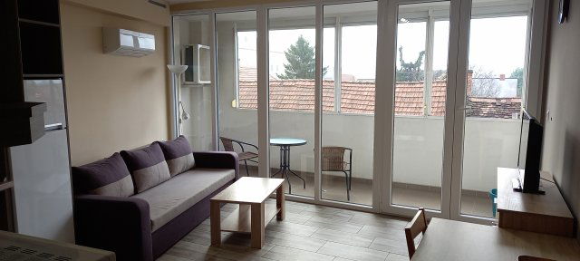 Kiadó téglalakás, albérlet, Pécsett, Hungária utcában