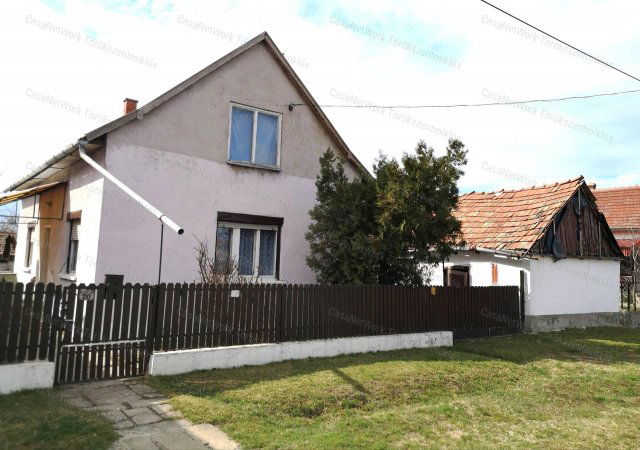 Eladó családi ház, Fegyverneken 11.9 M Ft, 1+1 szobás