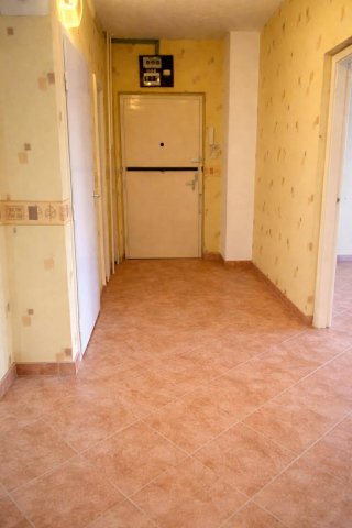 Eladó téglalakás, Tatabányán 47 M Ft, 3 szobás