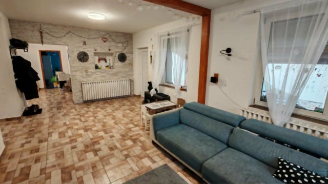 Eladó családi ház, Hobolon 38 M Ft, 3 szobás
