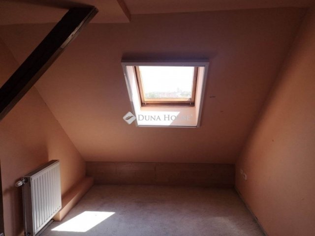 Eladó téglalakás, Szegeden 81.59 M Ft, 5 szobás