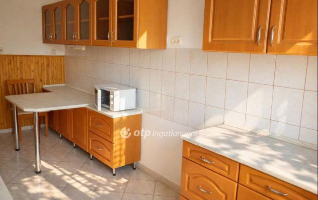 Eladó téglalakás, Ajkán 56.9 M Ft, 2+2 szobás