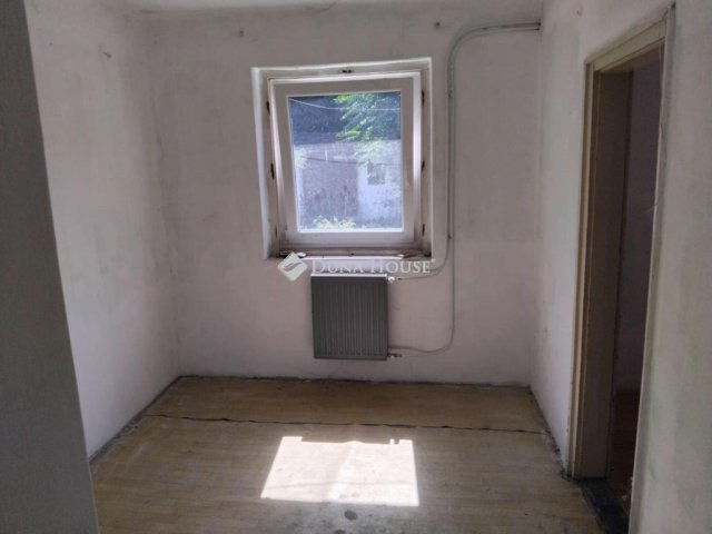 Eladó családi ház, Kecskeméten 20 M Ft, 5 szobás