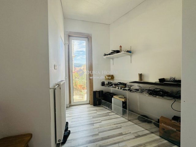 Eladó családi ház, Kesztölcön 79.5 M Ft, 6 szobás