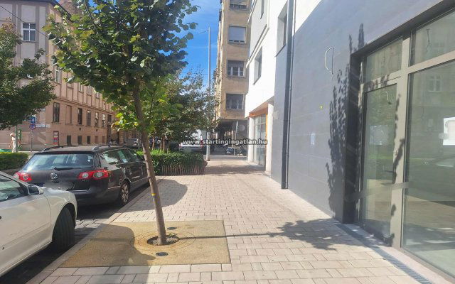 Eladó üzlethelyiség, VIII. kerületben, Tolnai Lajos utcában