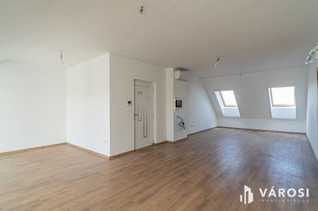 Eladó téglalakás, Szegeden 134.99 M Ft, 4 szobás