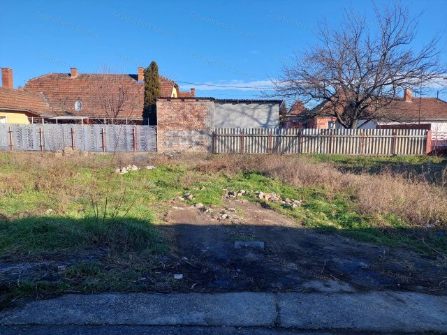 Eladó telek, Szolnokon 4.9 M Ft / költözzbe.hu