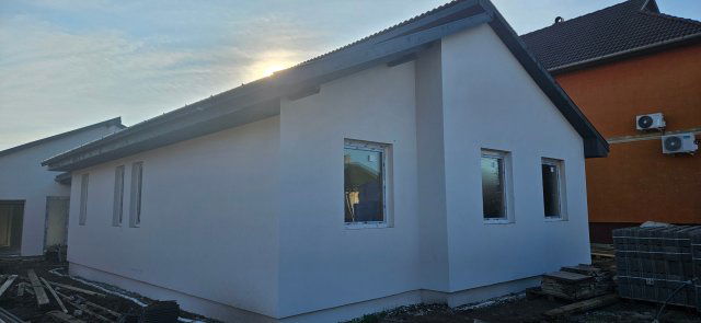 Eladó ikerház, Debrecenben 110 M Ft, 4 szobás