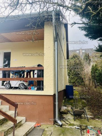 Eladó családi ház, Szentendrén 64.99 M Ft, 3 szobás