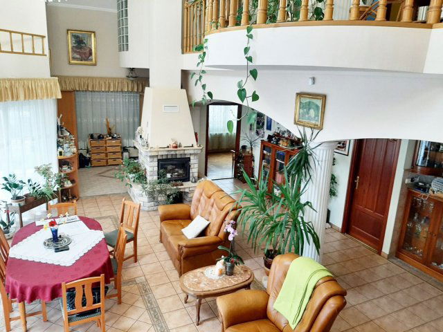 Eladó családi ház, Debrecenben 195 M Ft, 5 szobás