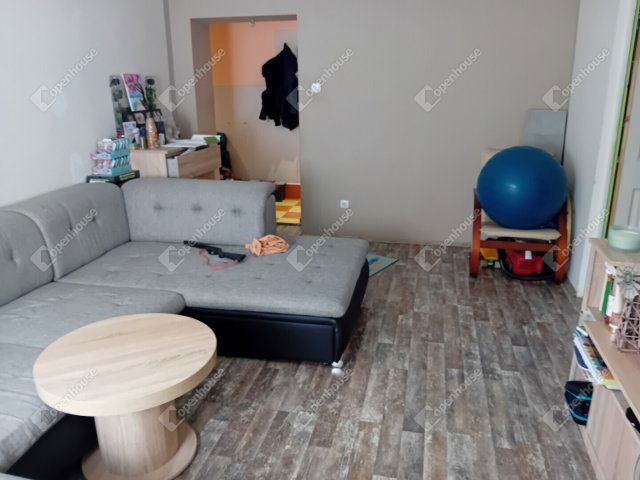 Eladó téglalakás, Tatabányán 39.7 M Ft, 2 szobás