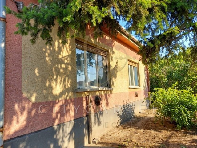 Eladó családi ház, Solton 32 M Ft, 3 szobás