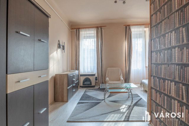 Eladó téglalakás, Szegeden 45 M Ft, 1+1 szobás