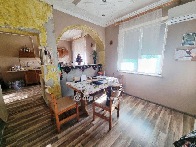 Eladó családi ház, Szalkszentmártonon 32 M Ft, 4 szobás